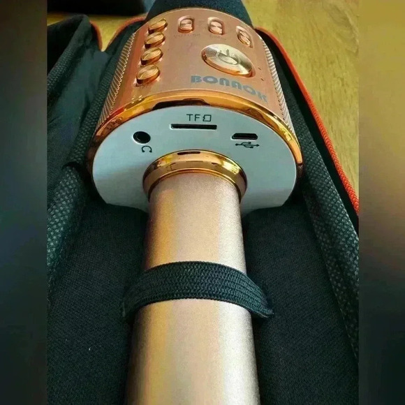 Bonaok Q37 Wireless Microphone & HiFi Speaker - Rose Gold - Picture 5 of 5